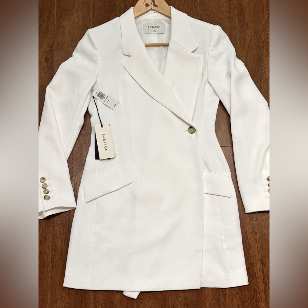 ARITZIA ESCAPE BLAZER - NEVER WORN W/ TAGS